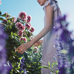 شمعة معطرة من ميزون مارجيلا، نسخة طبق الأصل من شمعة "ربيع في حديقة".